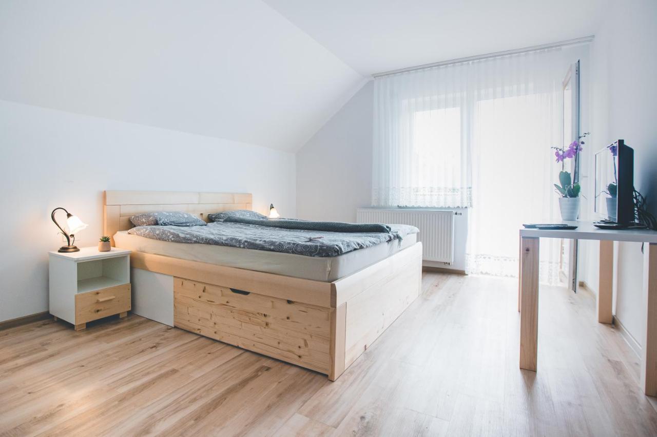 Apartma Pri Bostjanu Skofja Loka Bagian luar foto