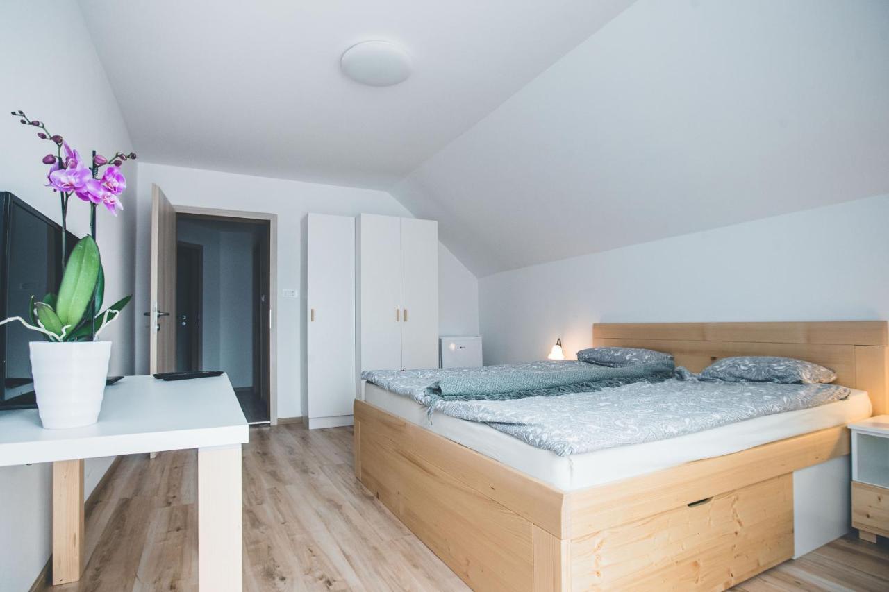 Apartma Pri Bostjanu Skofja Loka Bagian luar foto
